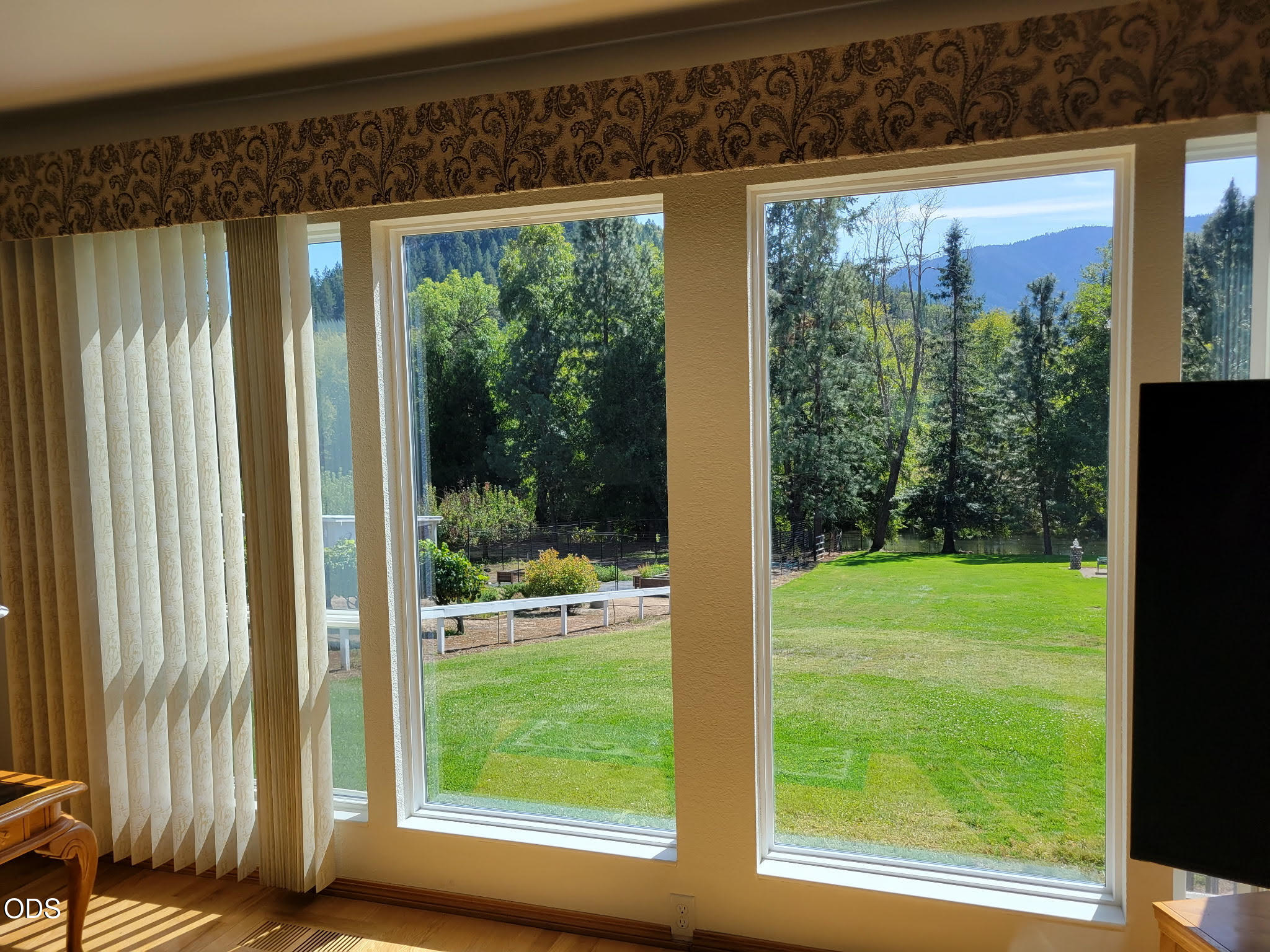 7695 North Applegate Road Grants Pass, OR 97527 - Photo 4 of 4 Gallery Image 4