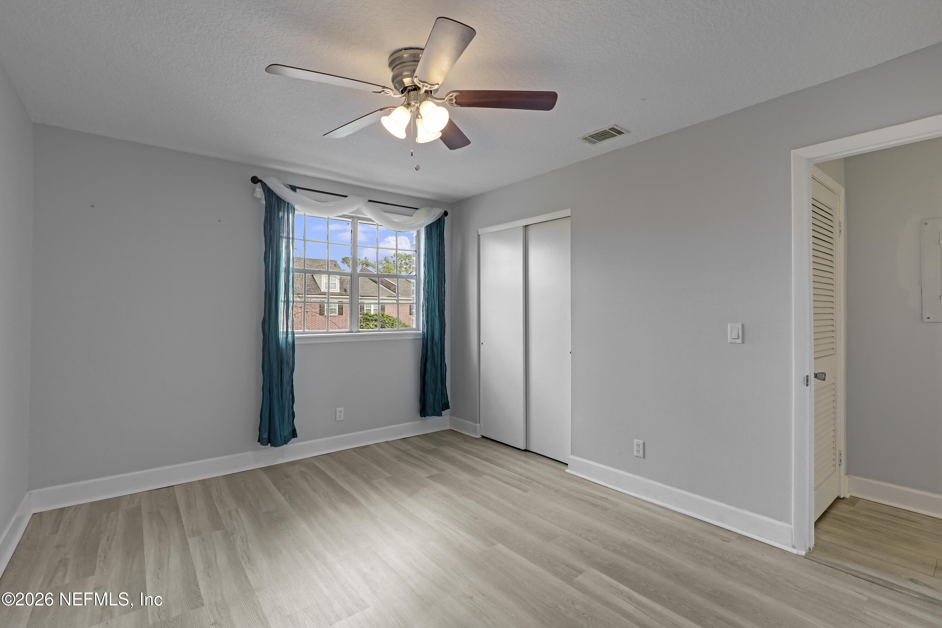 4915 Baymeadows Road, Unit 8H Jacksonville, FL 32217 - Photo 31 of 40 30 Guest Bedroom