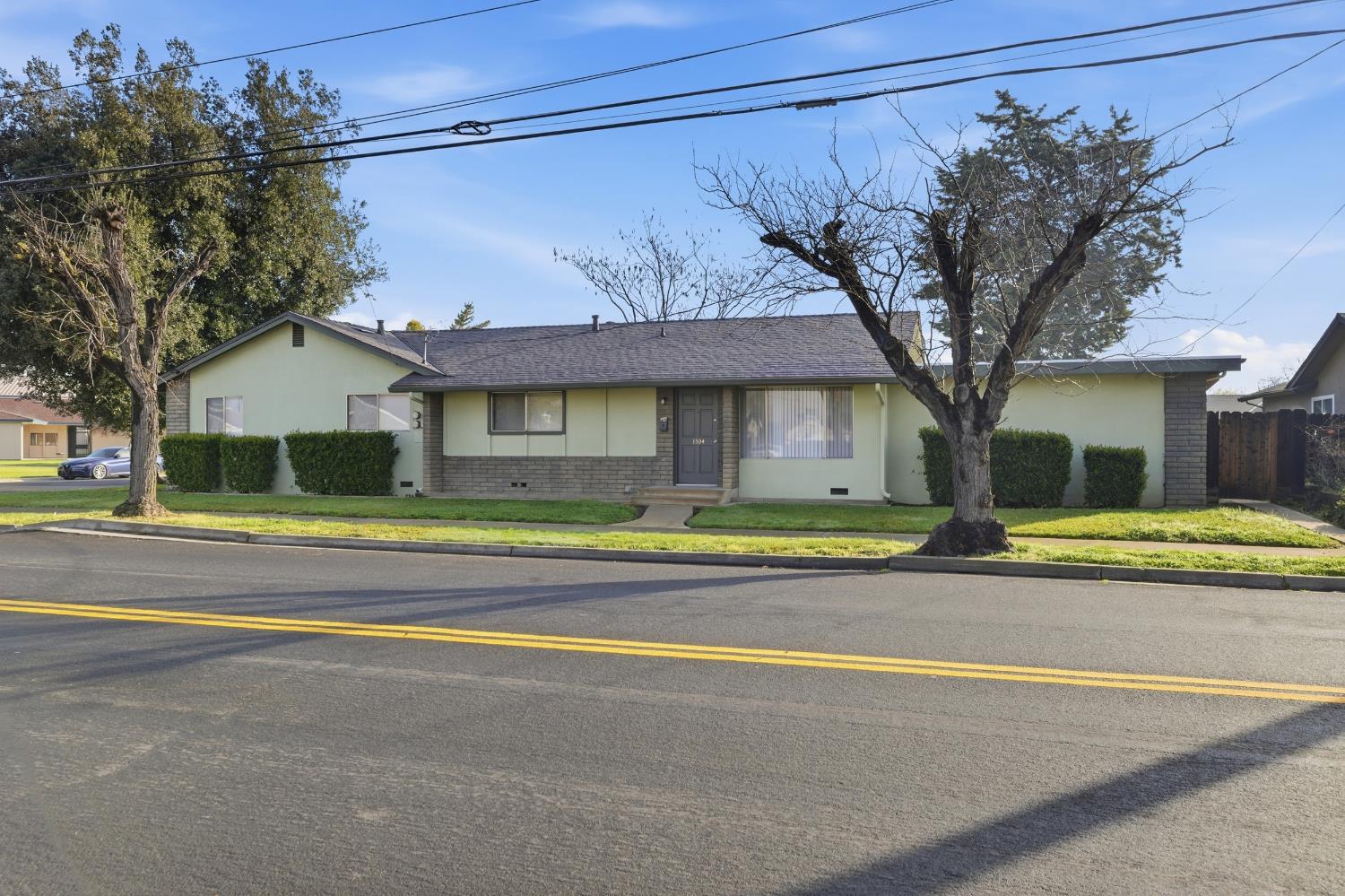 1802 Rockford Avenue Modesto, CA 95355 - Photo 4 of 39