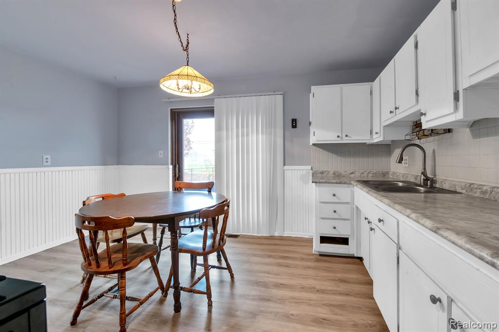 25618 Palomino Avenue Warren, MI 48089 - Photo 5 of 17