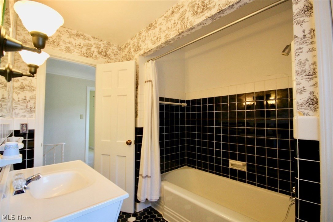 2431 Traymore Road Cleveland, OH 44118 - Photo 23 of 31