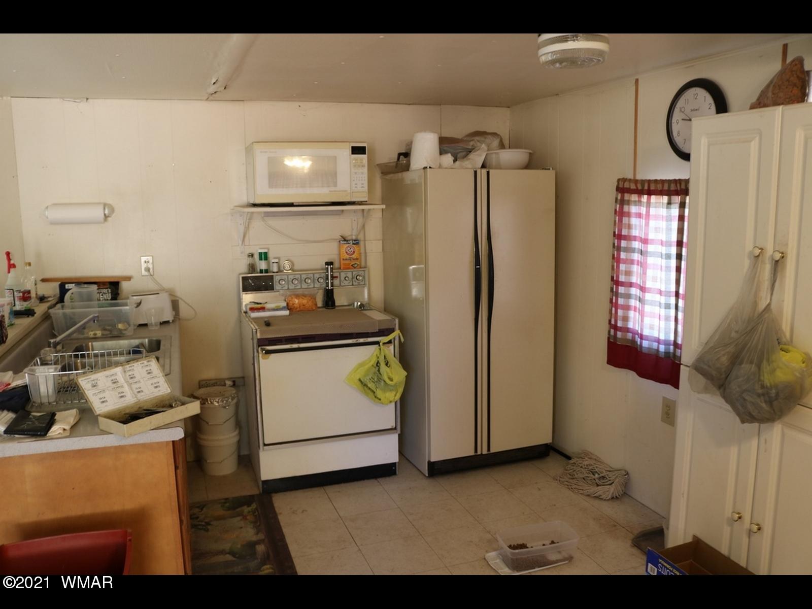 1989 Broken Arrow Road Overgaard, AZ 85933 - Photo 8 of 16