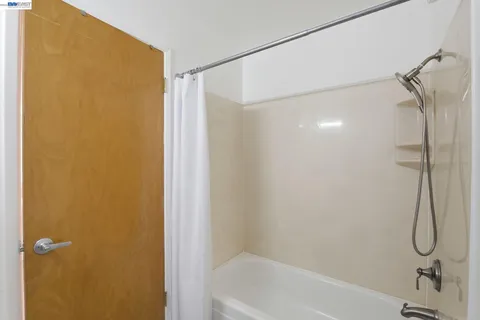 $525,000 | 243 Castro Street, San Leandro, CA 94577