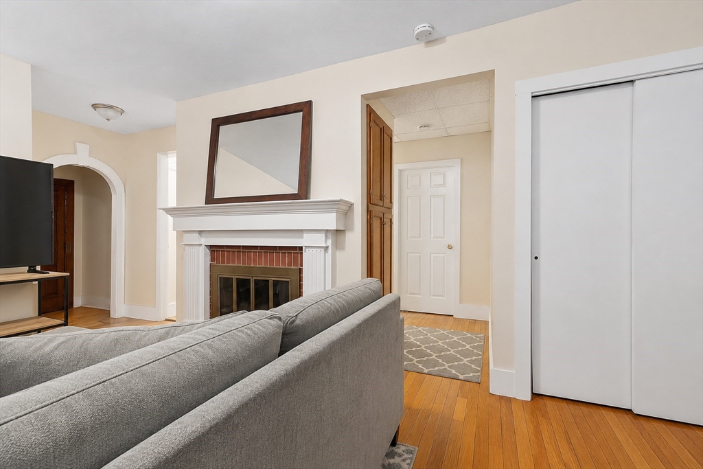 29-31 Rockrimmon Road, Unit 1R Worcester, MA 01602 - Photo 6 of 11