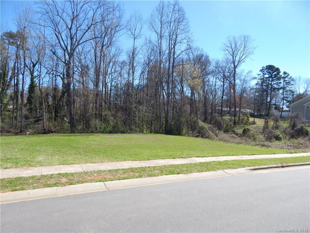 5040 Elizabeth Road Charlotte, NC 28269 - Photo 5 of 6 a view of a yard