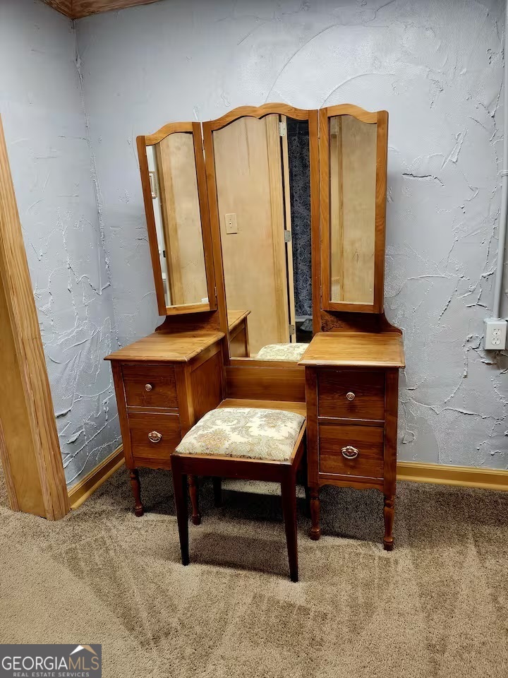 326 Turkey Run Dublin, GA 31021 - Photo 110 of 114 a room with furniture and window