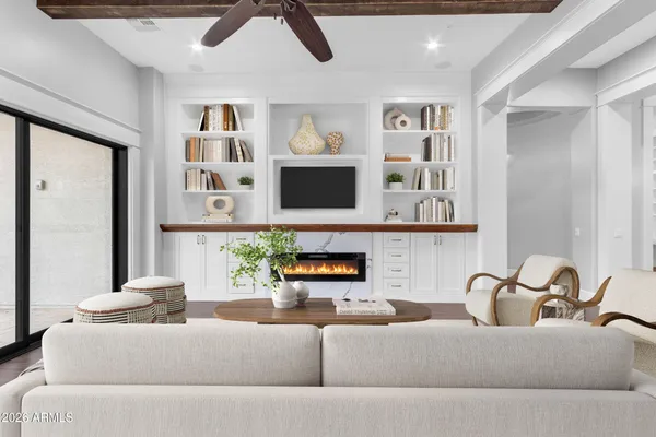 $1,890,000 | 2457 East Amber Lane, Gilbert, AZ 85296