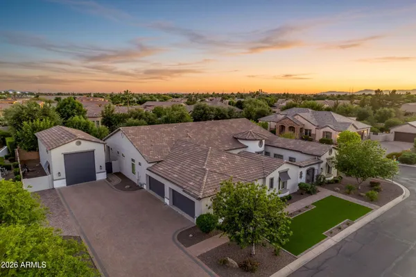 $1,890,000 | 2457 East Amber Lane, Gilbert, AZ 85296