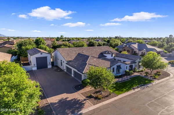 $1,890,000 | 2457 East Amber Lane, Gilbert, AZ 85296