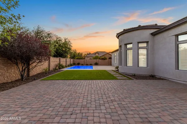 $1,890,000 | 2457 East Amber Lane, Gilbert, AZ 85296