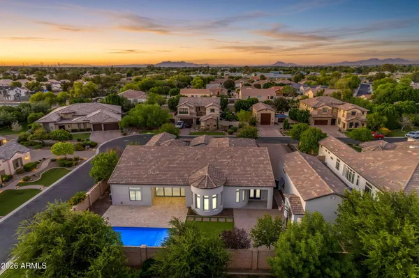 $1,890,000 | 2457 East Amber Lane, Gilbert, AZ 85296