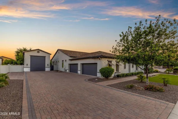 $1,890,000 | 2457 East Amber Lane, Gilbert, AZ 85296