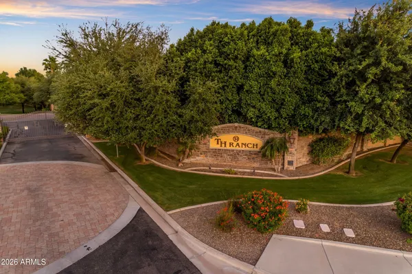 $1,890,000 | 2457 East Amber Lane, Gilbert, AZ 85296