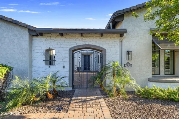 $1,890,000 | 2457 East Amber Lane, Gilbert, AZ 85296