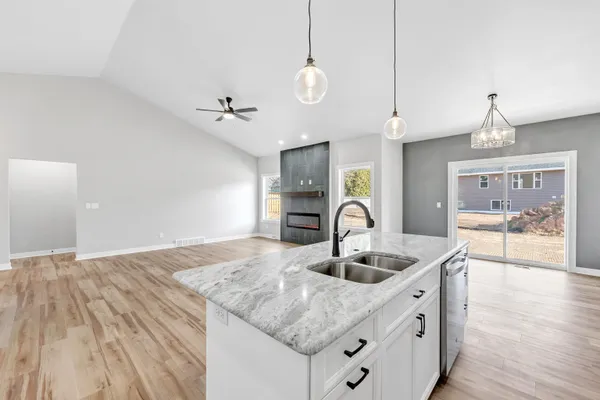 $559,900 | 475 Earnhardt Court, Green Bay, WI 54311