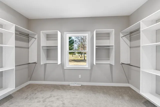 $569,900 | 475 Earnhardt Court, Green Bay, WI 54311