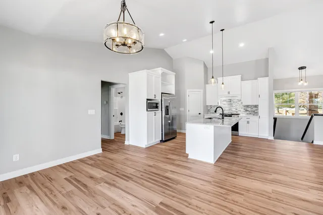 $569,900 | 475 Earnhardt Court, Green Bay, WI 54311