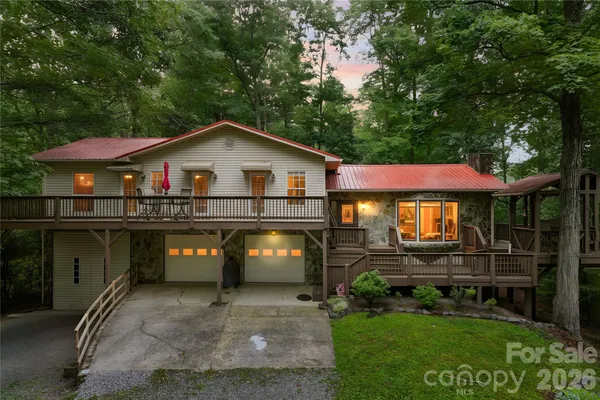 $625,000 | 154 Hondah Boulevard, Brevard, NC 28712