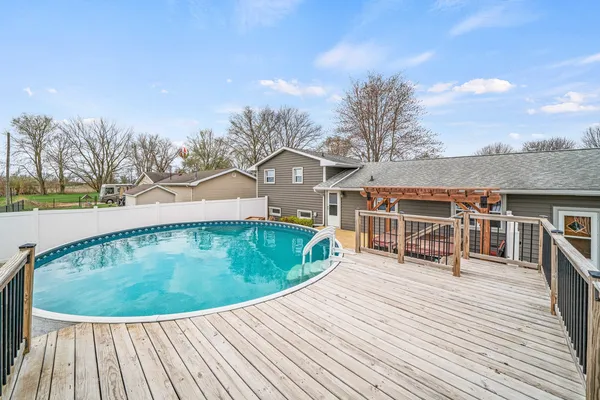 $200,000 | 903 Wiker Drive, Rock Falls, IL 61071
