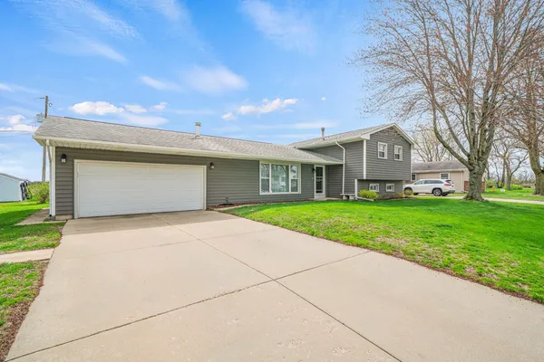 $200,000 | 903 Wiker Drive, Rock Falls, IL 61071