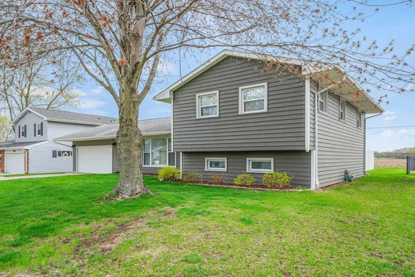 $200,000 | 903 Wiker Drive, Rock Falls, IL 61071