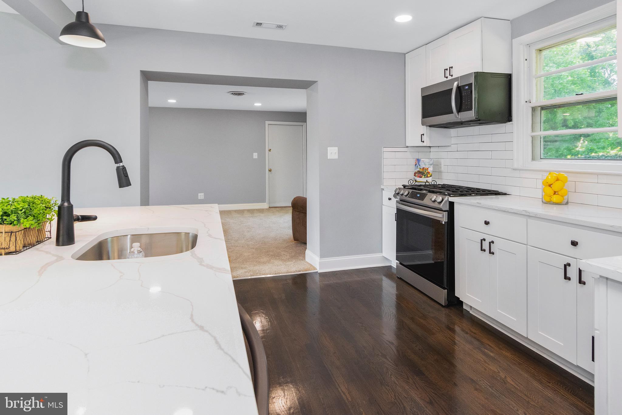 4602 Cedar Garden Road Baltimore, MD 21229 - Photo 10 of 38