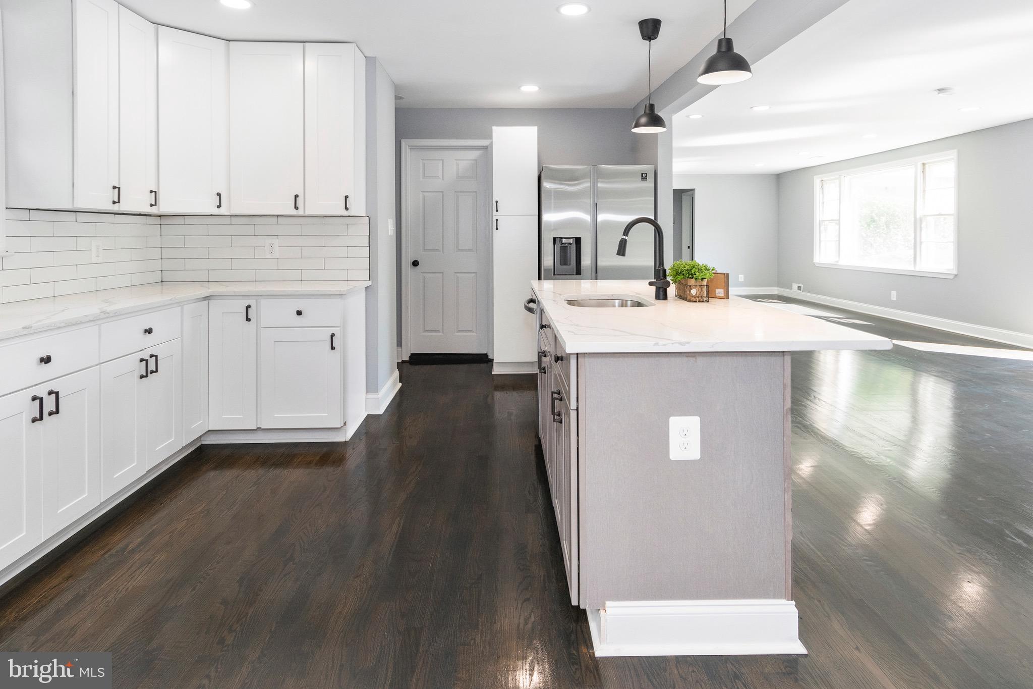 4602 Cedar Garden Road Baltimore, MD 21229 - Photo 12 of 38 kitchen