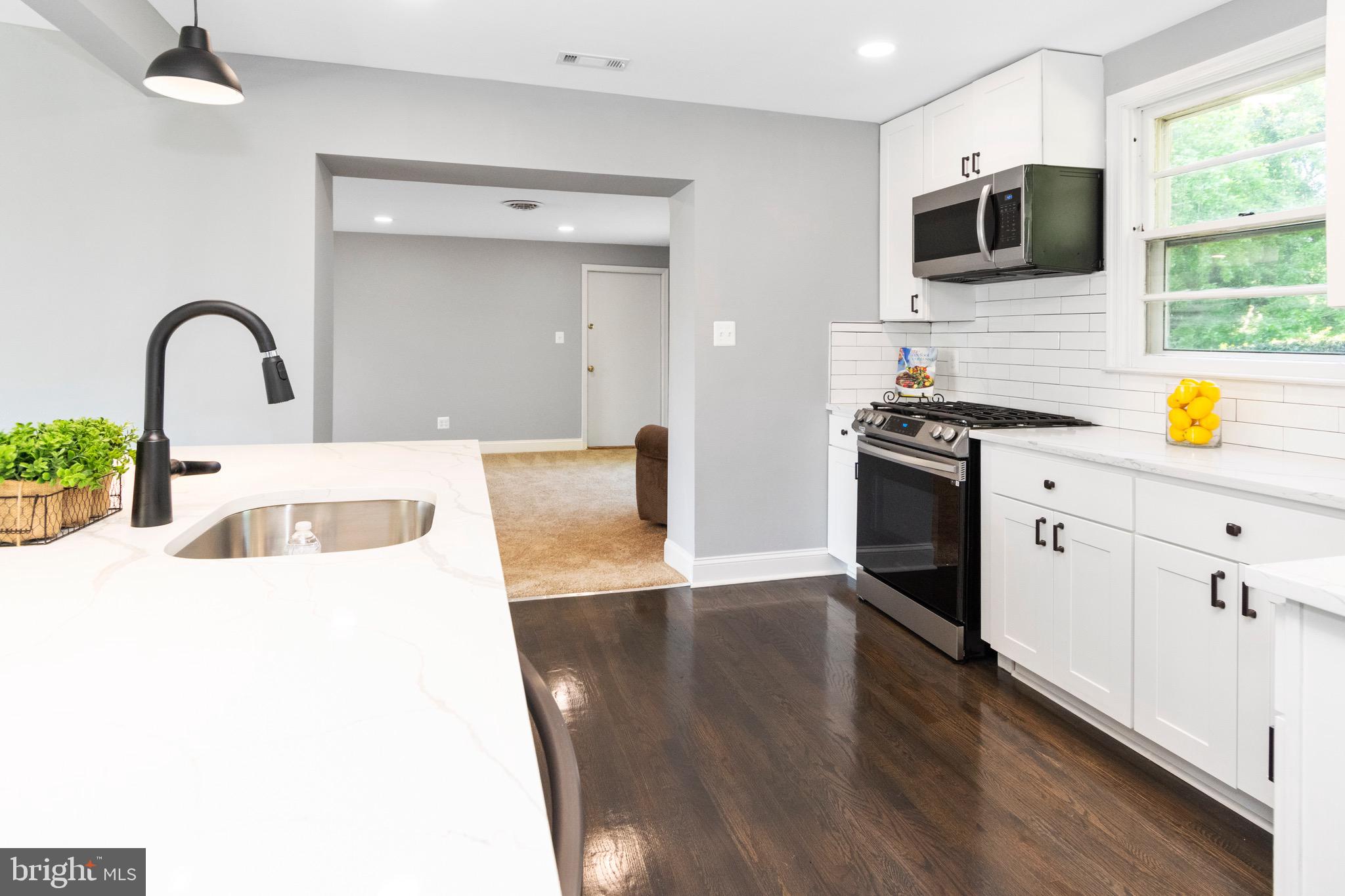 4602 Cedar Garden Road Baltimore, MD 21229 - Photo 13 of 38