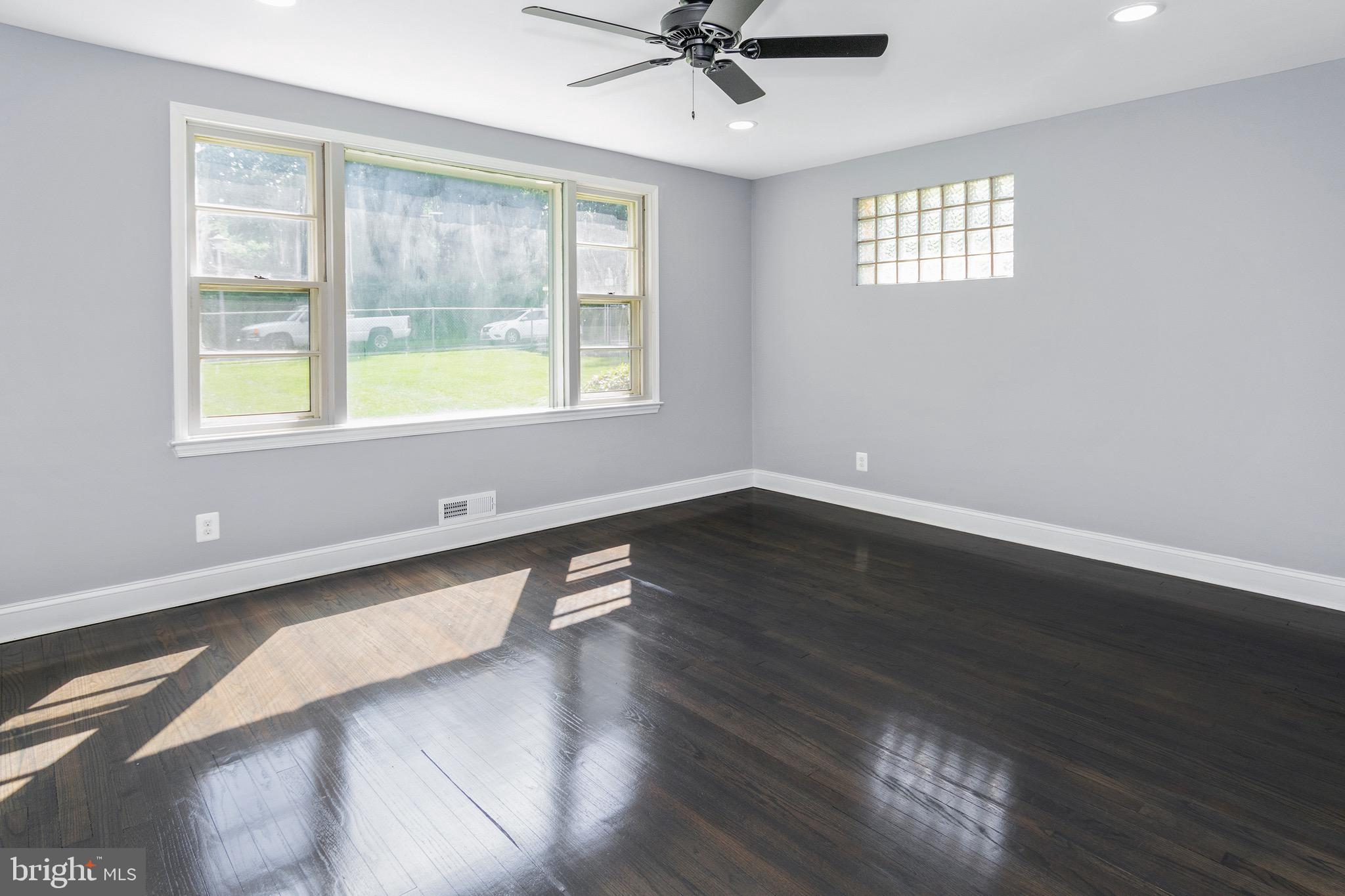 4602 Cedar Garden Road Baltimore, MD 21229 - Photo 19 of 38 owners suite
