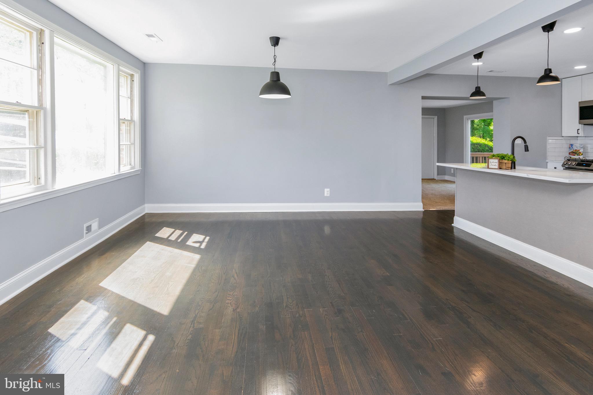 4602 Cedar Garden Road Baltimore, MD 21229 - Photo 6 of 38 diningroom
