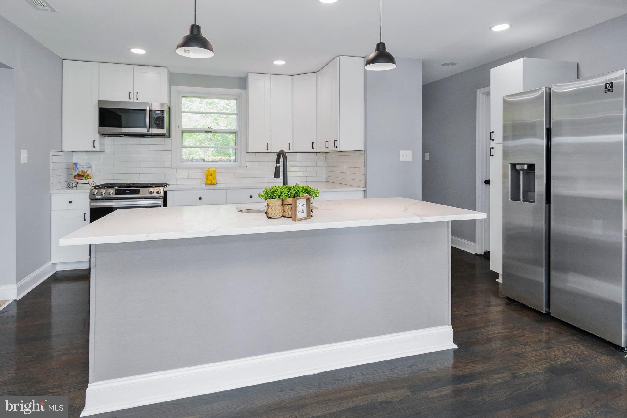 4602 Cedar Garden Road Baltimore, MD 21229 - Photo 8 of 38