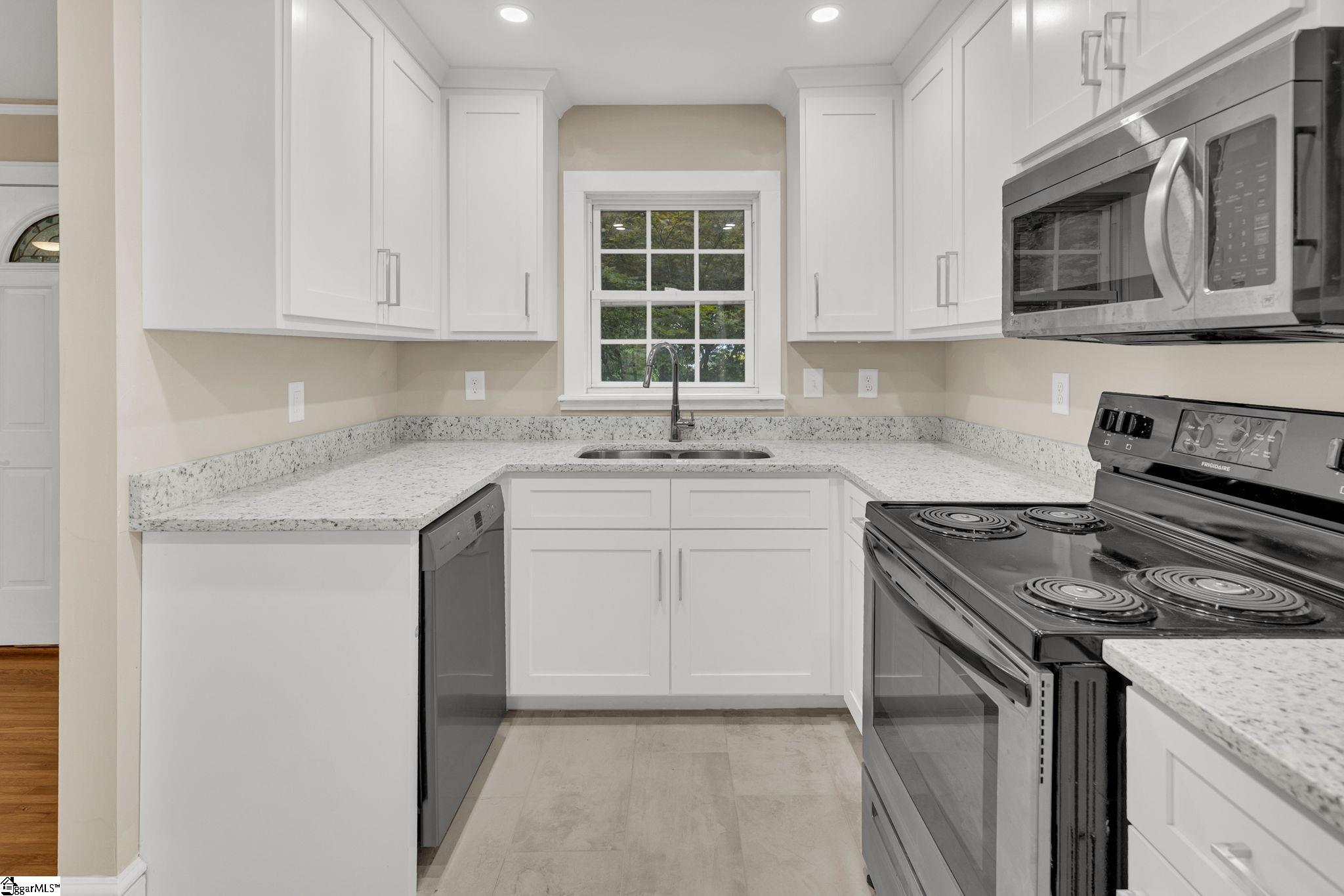 14 Dixie Avenue Greenville, SC 29607 - Photo 14 of 44