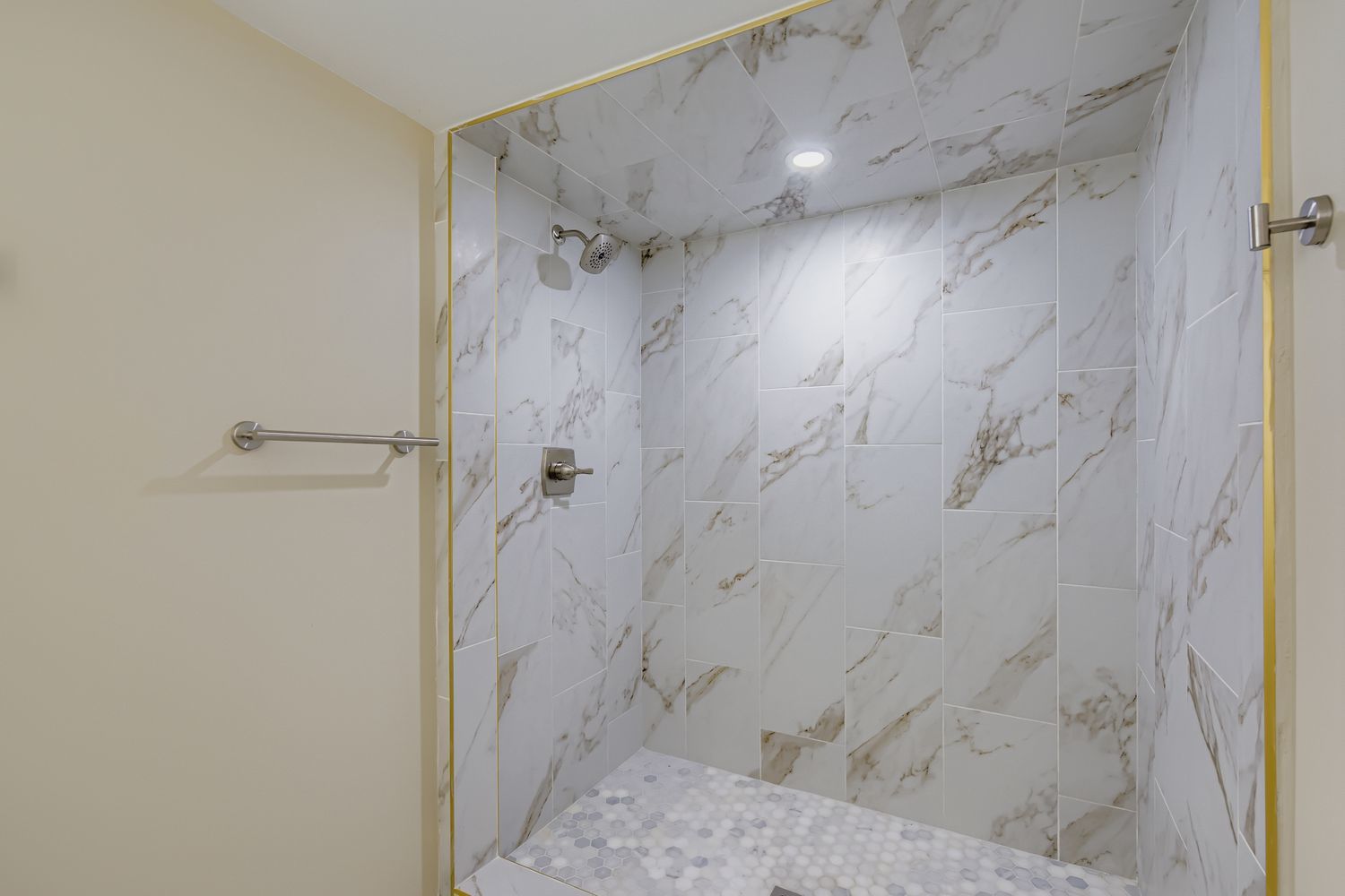 10046 South Indiana Avenue Chicago, IL 60628 - Photo 15 of 16