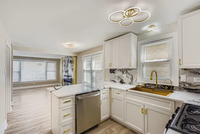 $285,000 | 10046 South Indiana Avenue, Chicago, IL 60628