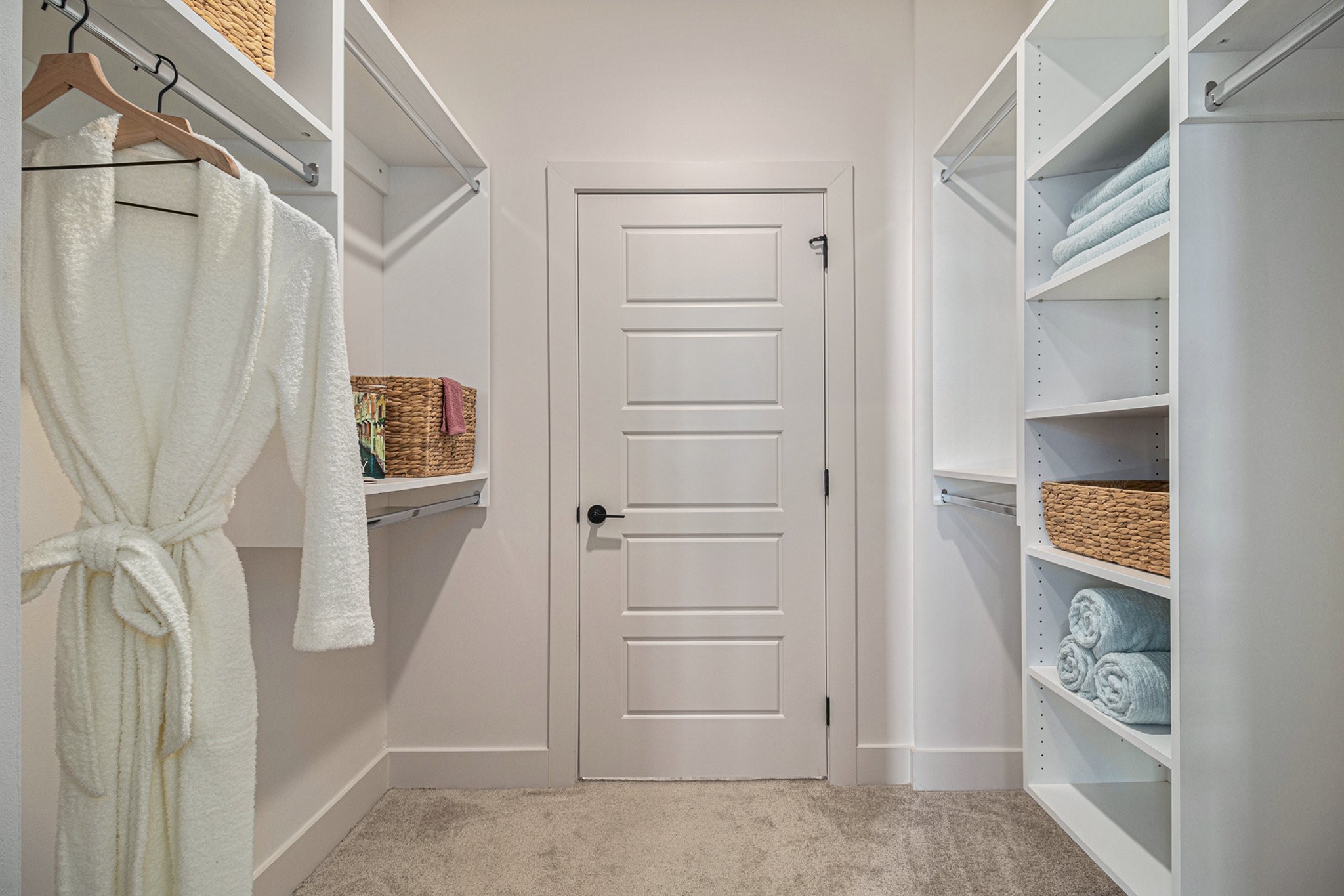 1801 Smith Street, Unit 2007 Houston, TX 77002 - Photo 10 of 25 a view of walk in closet with empty racks