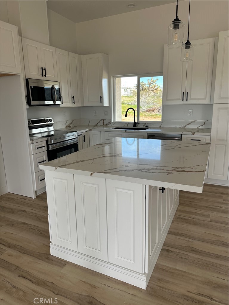 16353 Smokethorn Road Apple Valley, CA 92307 - Photo 5 of 35