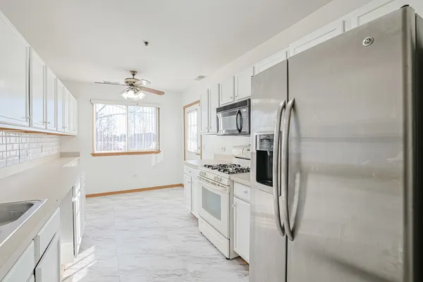 $254,500 | 881 North Swift Road, Unit 206, Addison, IL 60101