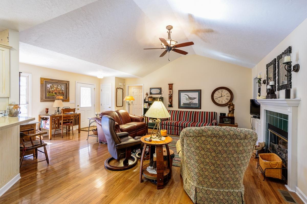 280 Lone Ridge Lane Clinton, TN 37716 - Photo 2 of 22 _ELF7787_HDR