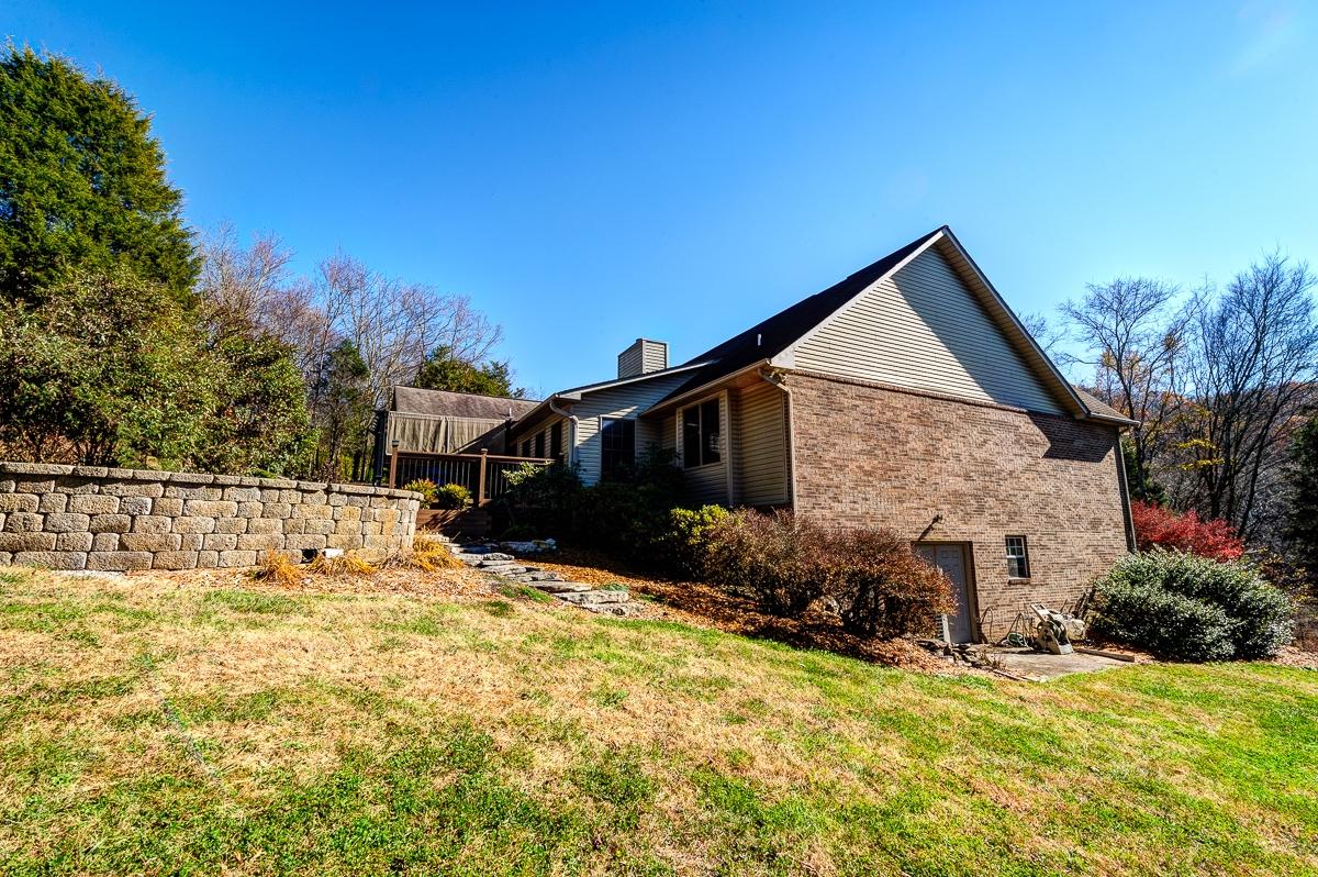 280 Lone Ridge Lane Clinton, TN 37716 - Photo 17 of 22 _ELF8111_HDR