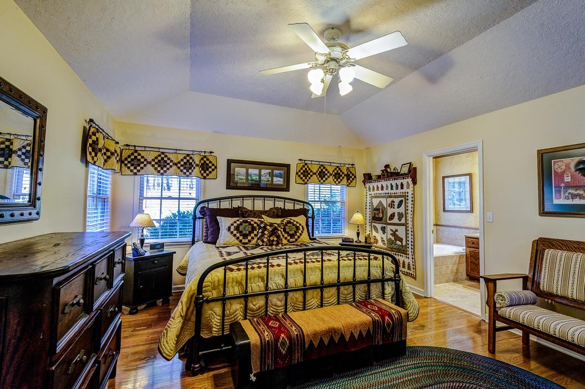 280 Lone Ridge Lane Clinton, TN 37716 - Photo 9 of 22 _ELF7886_HDR