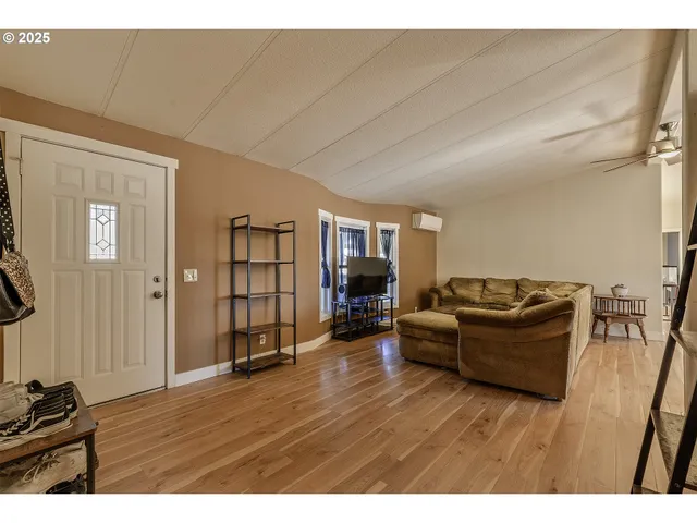 $299,000 | 409 Wolfe Avenue, Amity, OR 97101