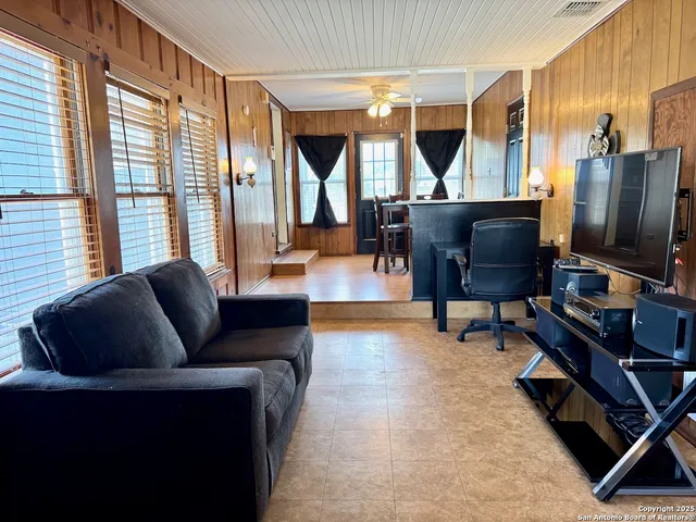 $230,000 | 710 West Hondo Avenue, Devine, TX 78016