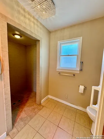 $230,000 | 710 West Hondo Avenue, Devine, TX 78016