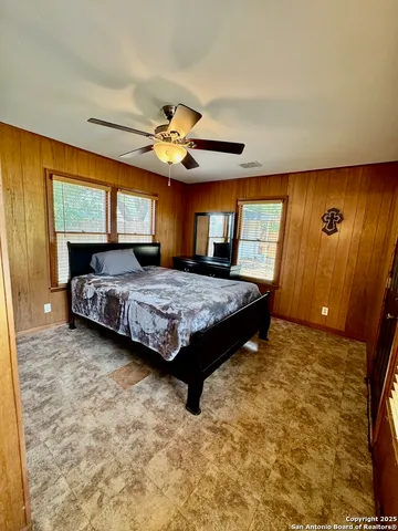 $230,000 | 710 West Hondo Avenue, Devine, TX 78016