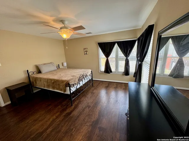 $230,000 | 710 West Hondo Avenue, Devine, TX 78016