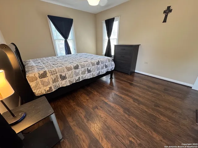 $230,000 | 710 West Hondo Avenue, Devine, TX 78016