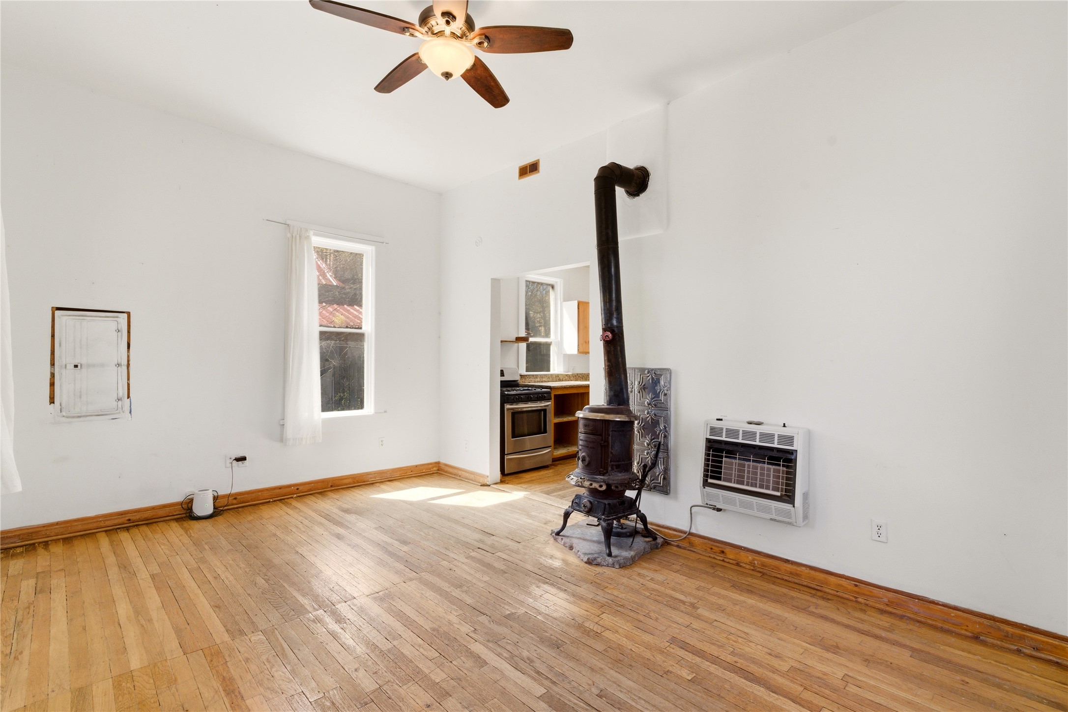 1 Opera House Road Cerrillos, NM 87010 - Photo 2 of 45