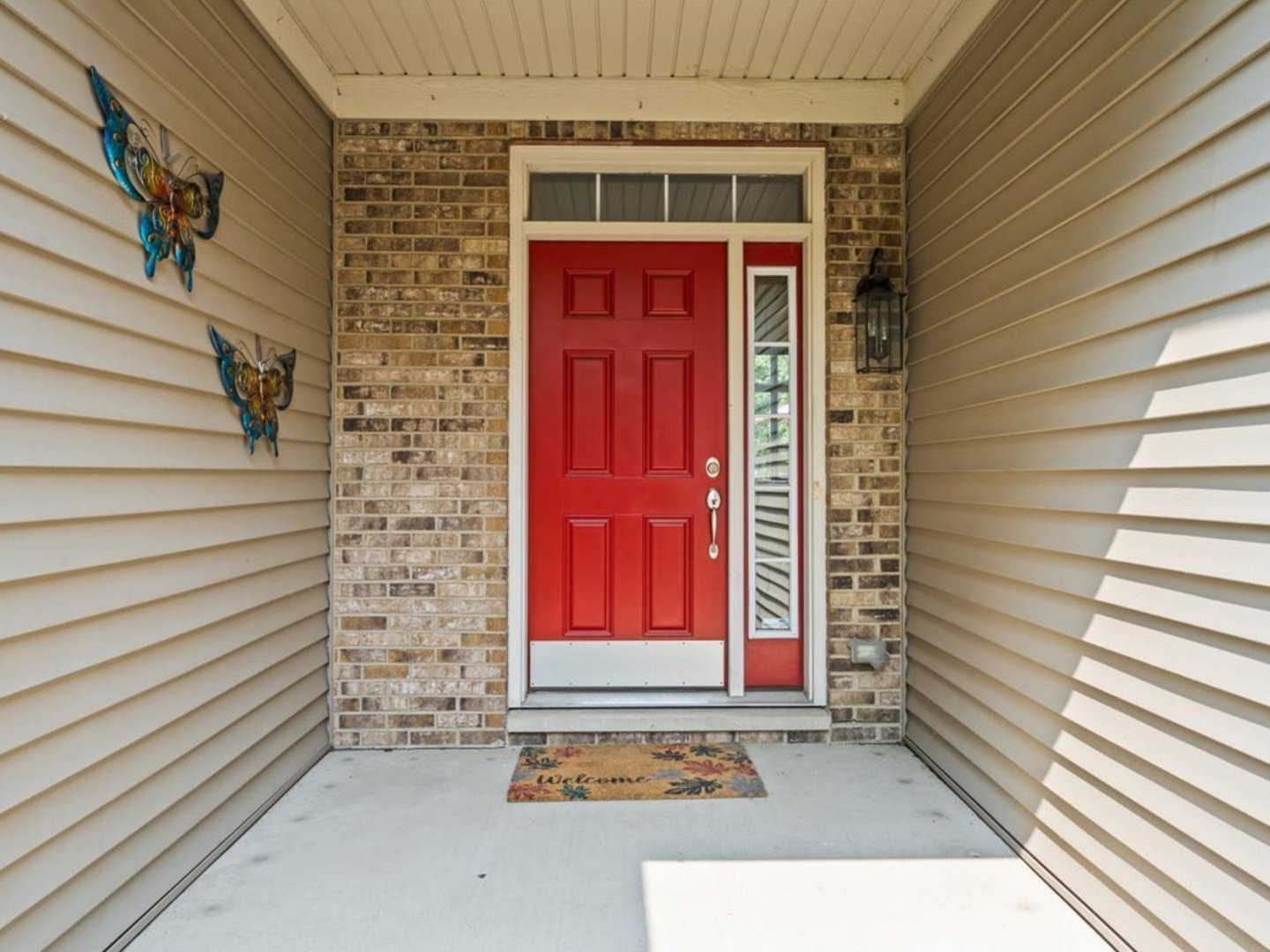 1090 Deerpath Road Aurora, IL 60506 - Photo 2 of 28 a view of entrance