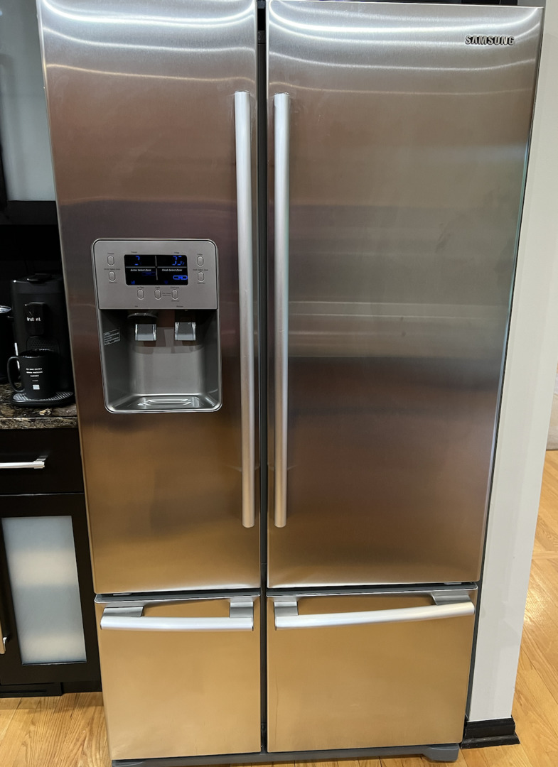 1090 Deerpath Road Aurora, IL 60506 - Photo 28 of 28 a close view of a refrigerator