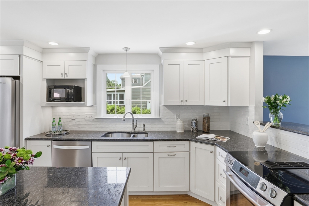 88 Southfield Road Concord, MA 01742 - Photo 10 of 41